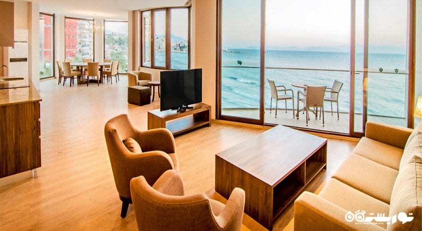 محوطه نشیمن پنت هوس کریستال